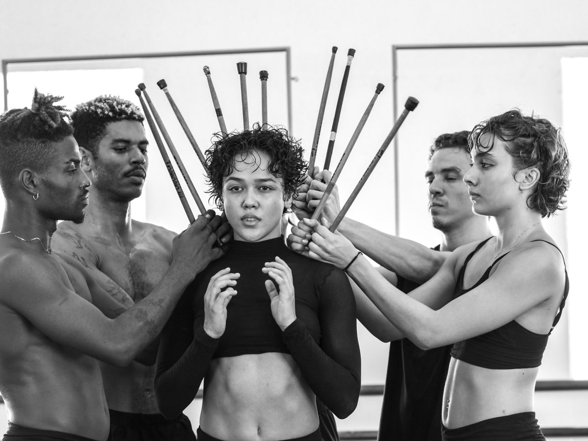 6 e 7/11: Giro8 Cia de Dança estreia novo espetáculo:&nbsp;“Ecdise”