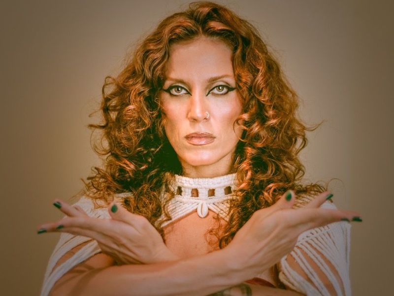 27/03: Ella Pessoa faz show de lançamento de&nbsp;“Sensorial”