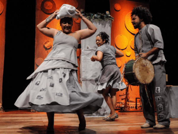 02/04: Teatro gratuito no feriado – Cia Nu Escuro apresenta “Plural” no Teatro Escola Basileu&nbsp;França