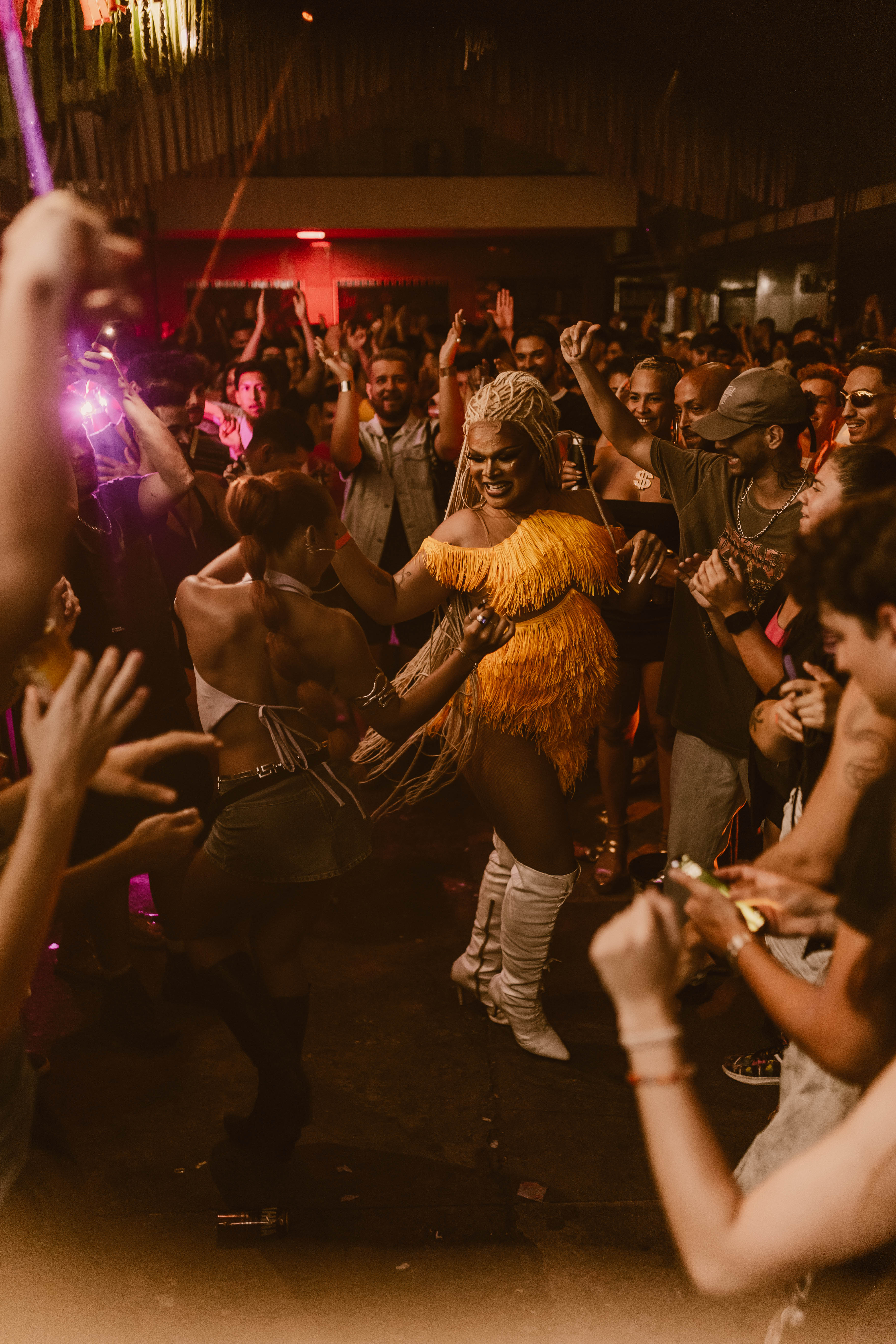 18/07 – Dale Sazón: festa 100% com ritmos latinos agita o Lowbrow neste sábado  