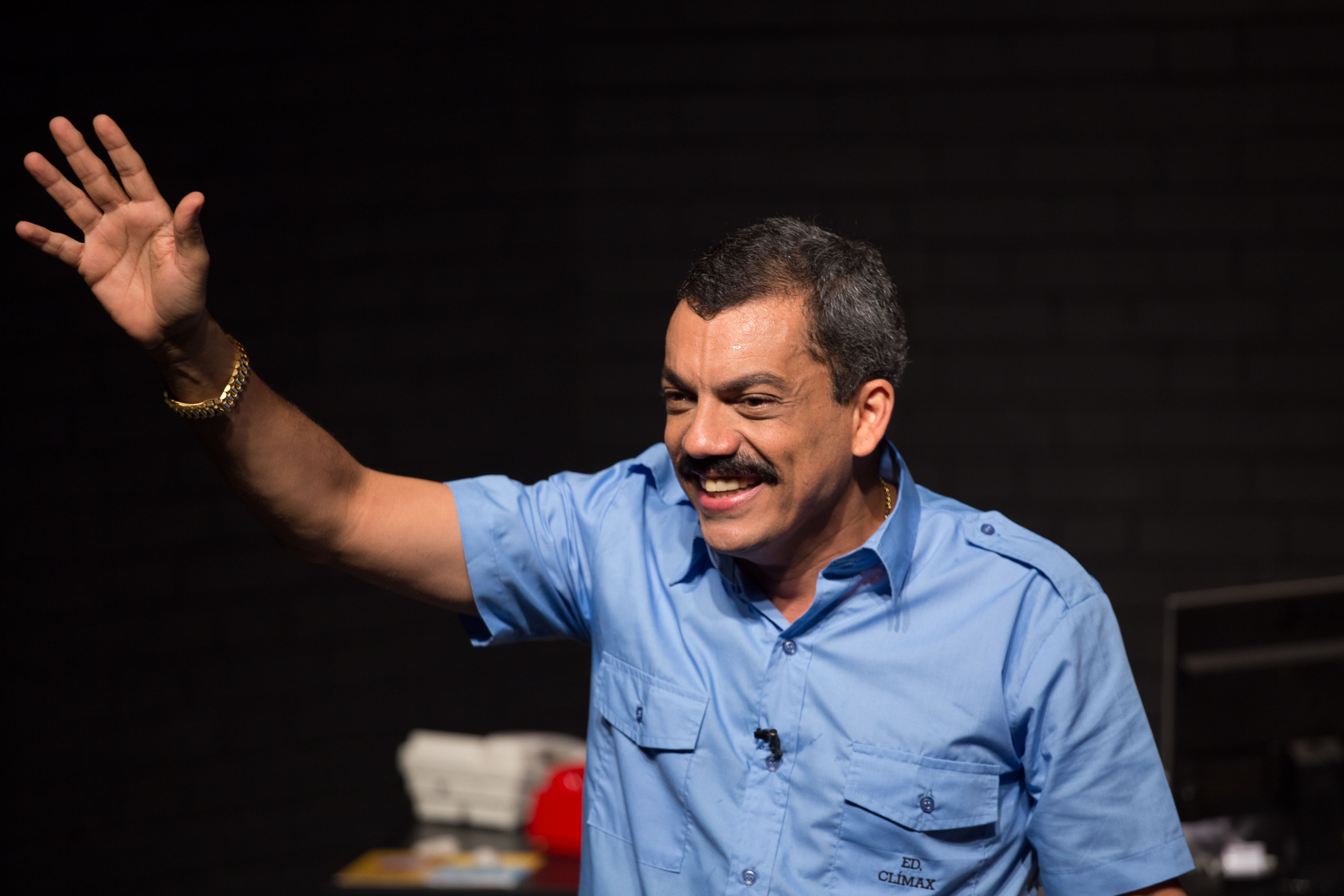 Alexandre Lino chega a Goiânia com “O Porteiro – A Comédia”